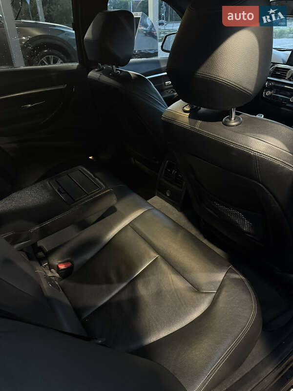 Седан BMW 3 Series 2017 в Киеве