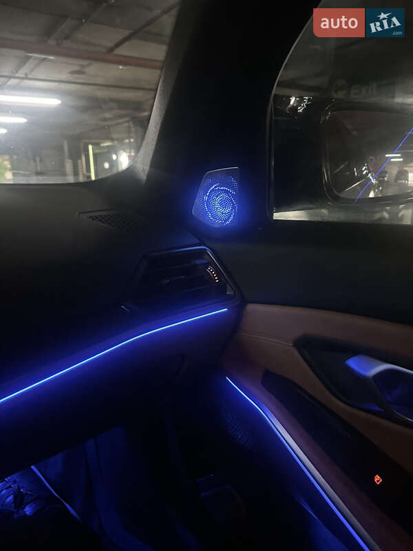 Седан BMW 3 Series 2021 в Львове