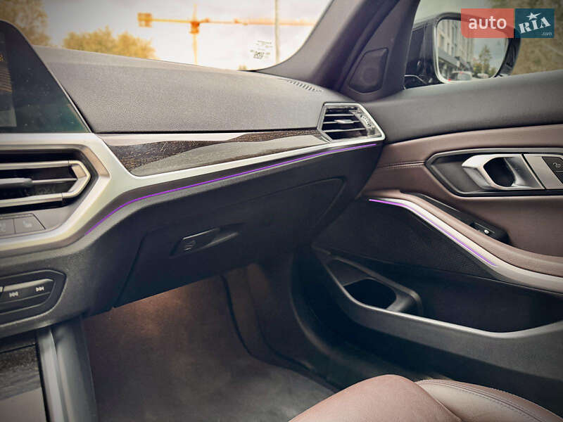 Седан BMW 3 Series 2020 в Львові