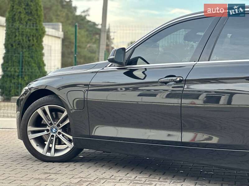Седан BMW 3 Series 2017 в Киеве