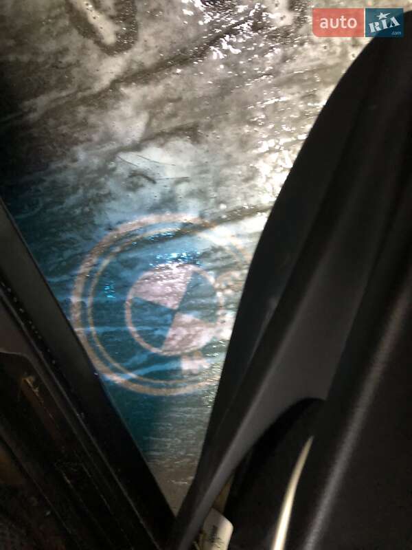 Седан BMW 3 Series 2018 в Киеве