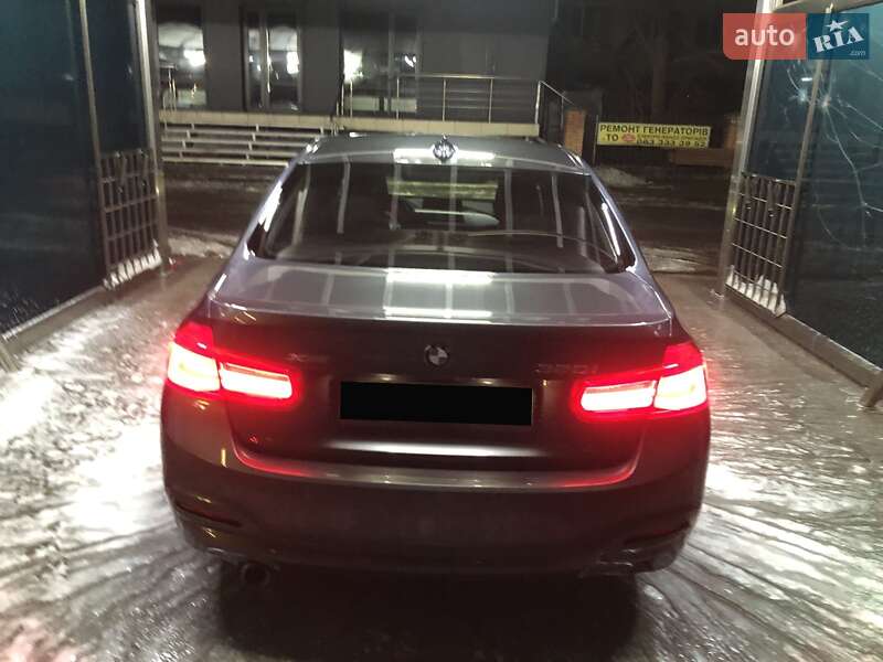 Седан BMW 3 Series 2018 в Киеве