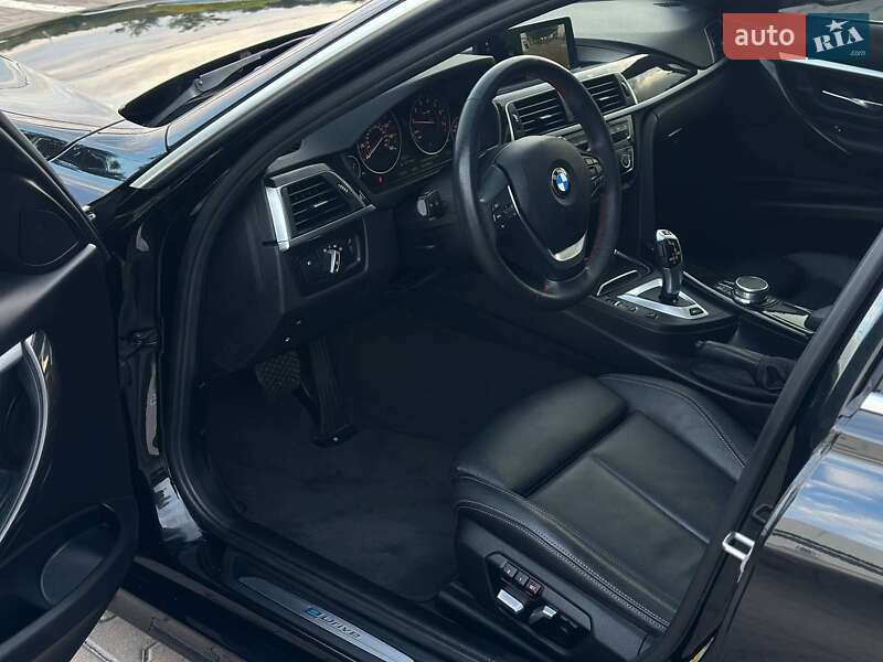 Седан BMW 3 Series 2017 в Киеве