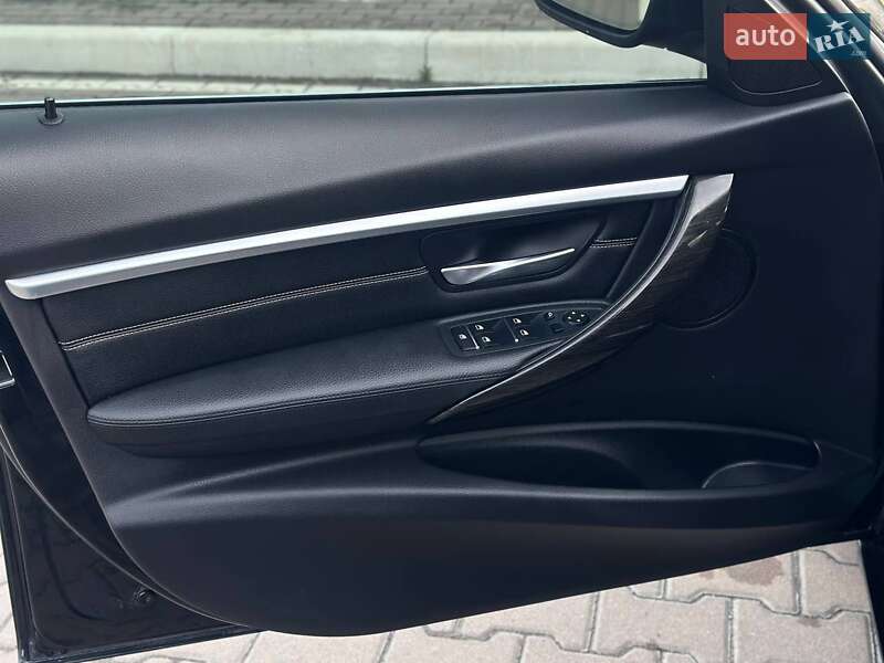 Седан BMW 3 Series 2017 в Киеве