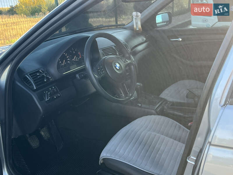 Седан BMW 3 Series 2004 в Виннице
