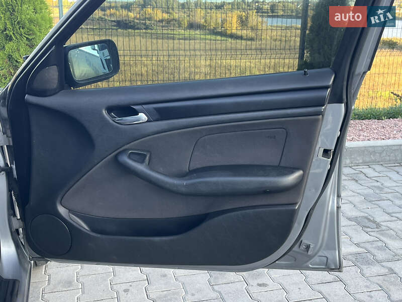 Седан BMW 3 Series 2004 в Виннице