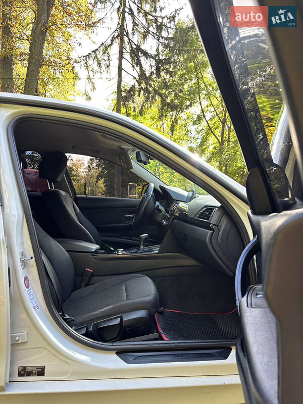 Седан BMW 3 Series 2012 в Черновцах