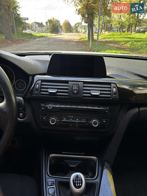 Седан BMW 3 Series 2012 в Черновцах