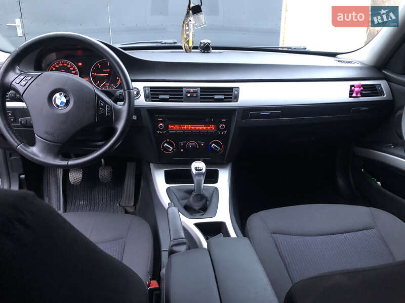 Седан BMW 3 Series 2010 в Вінниці