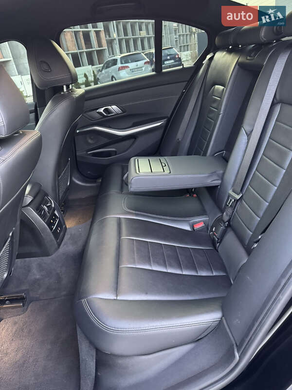Седан BMW 3 Series 2020 в Львове