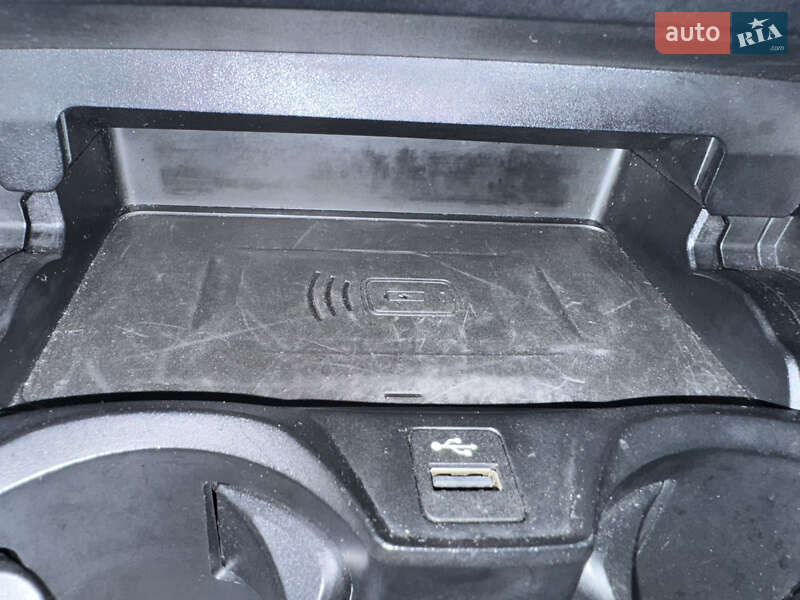 Седан BMW 3 Series 2020 в Львове