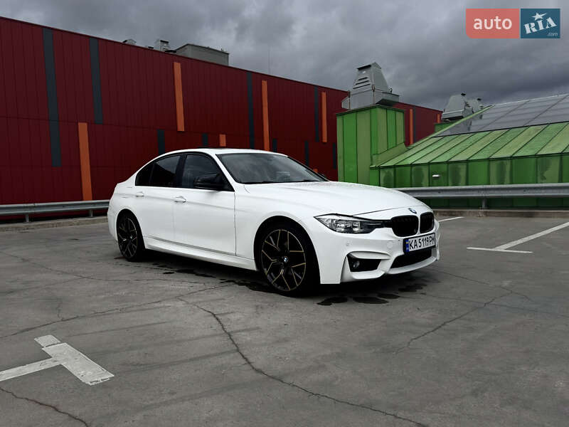 Седан BMW 3 Series 2016 в Києві