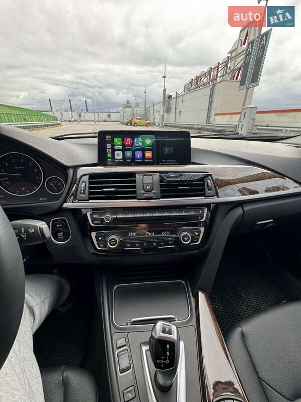 Седан BMW 3 Series 2016 в Києві