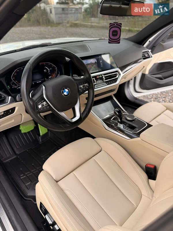 Седан BMW 3 Series 2019 в Самборе