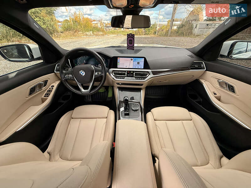 Седан BMW 3 Series 2019 в Самборе