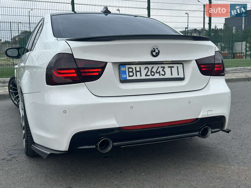 Седан BMW 3 Series 2010 в Одессе