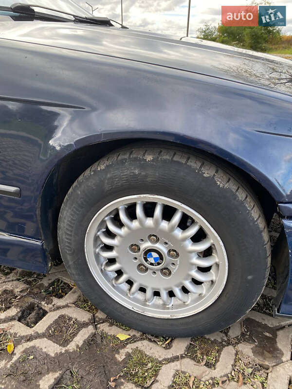 Седан BMW 3 Series 1993 в Коломые