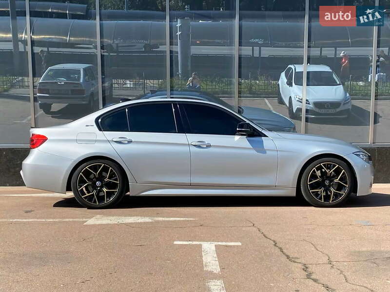 Седан BMW 3 Series 2017 в Киеве