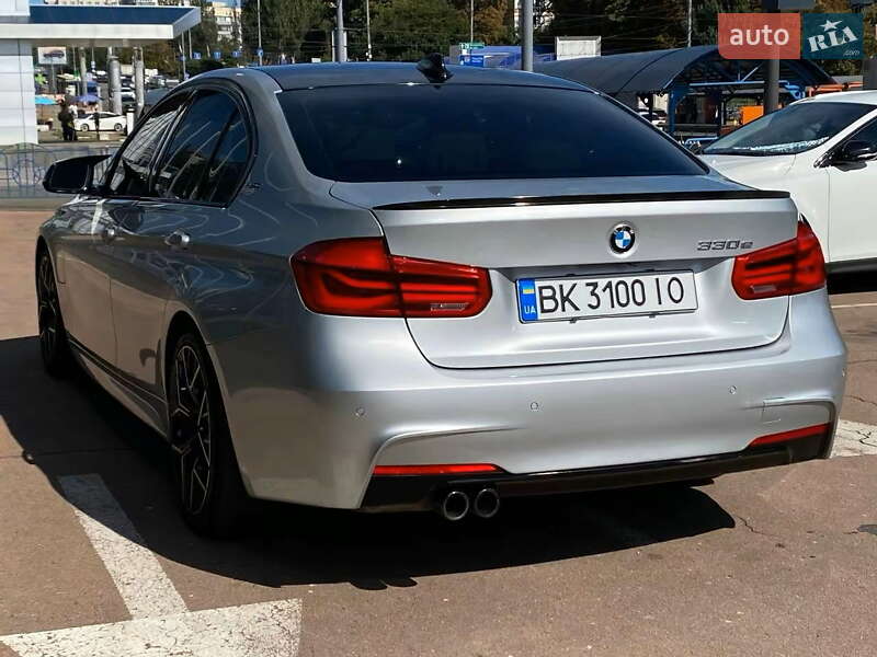 Седан BMW 3 Series 2017 в Киеве