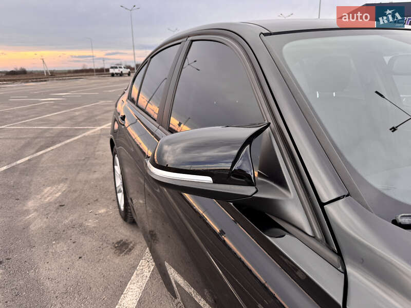 Седан BMW 3 Series 2014 в Львові