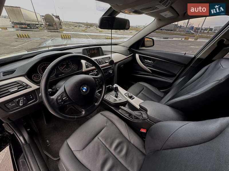 Седан BMW 3 Series 2014 в Львові