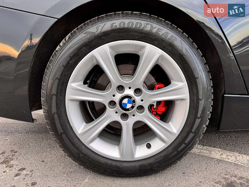 Седан BMW 3 Series 2014 в Львові
