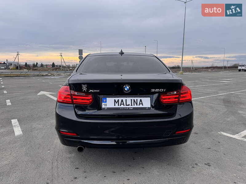 Седан BMW 3 Series 2014 в Львові