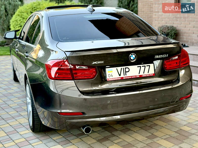 Седан BMW 3 Series 2015 в Днепре