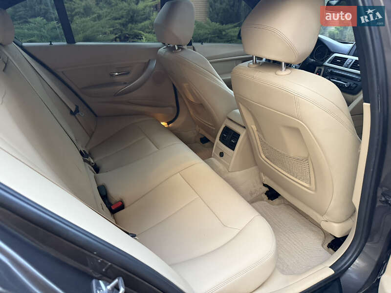 Седан BMW 3 Series 2015 в Днепре
