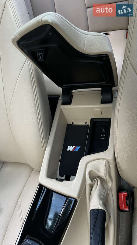 Седан BMW 3 Series 2015 в Виннице