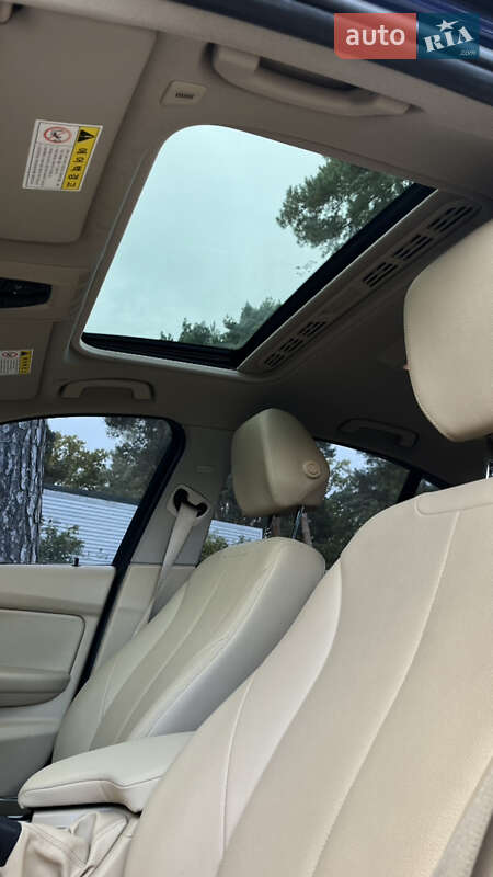 Седан BMW 3 Series 2015 в Виннице