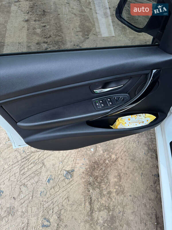 Седан BMW 3 Series 2016 в Киеве фото 22 Седан BMW 3 Series 2016 в Киеве