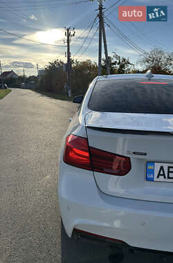Седан BMW 3 Series 2015 в  фото 13 Седан BMW 3 Series 2015 в