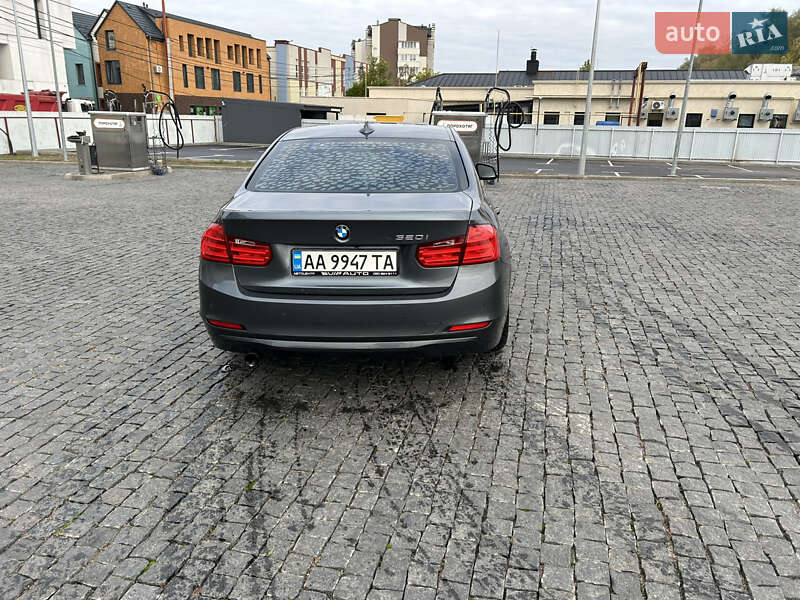Седан BMW 3 Series 2015 в Києві