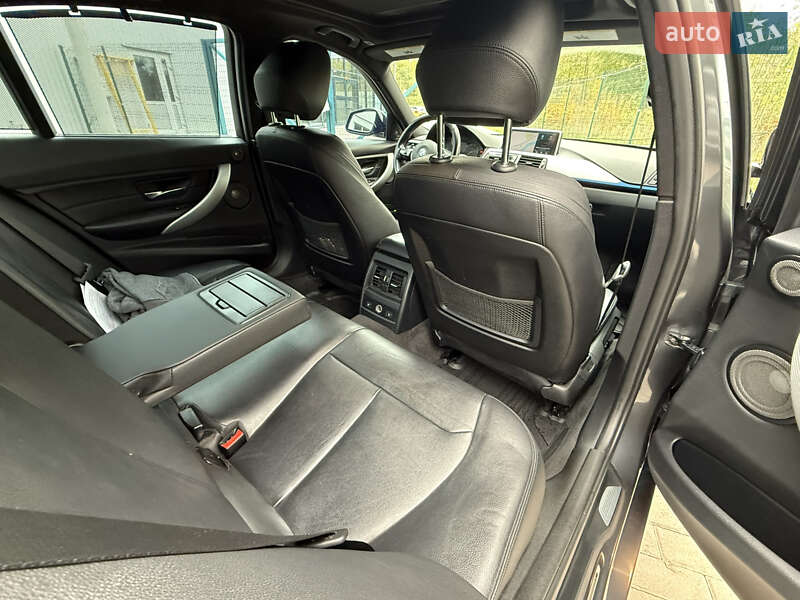 Седан BMW 3 Series 2015 в Виннице