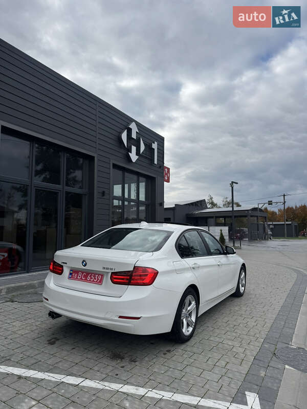 Седан BMW 3 Series 2015 в Ивано-Франковске