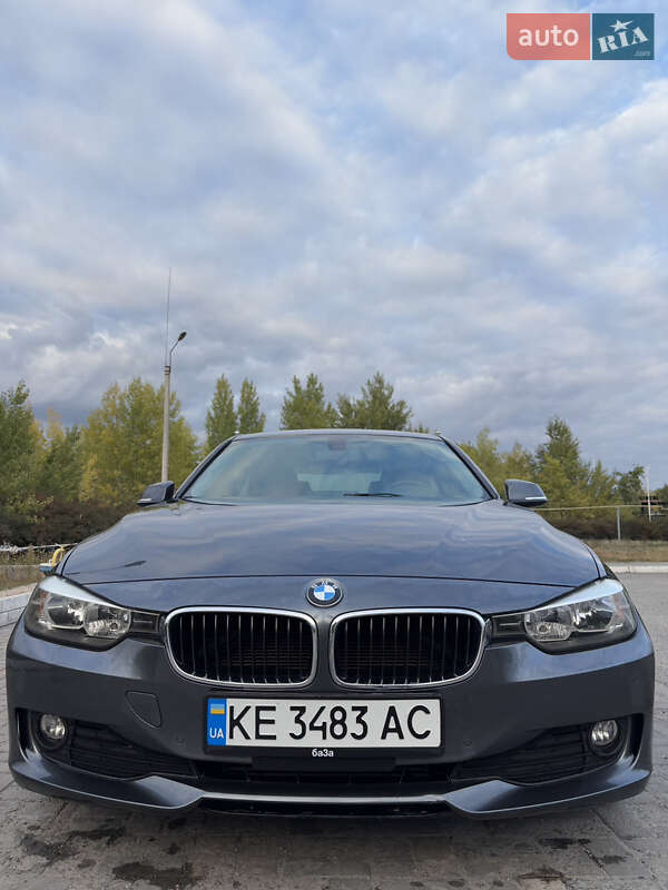 Седан BMW 3 Series 2015 в Днепре