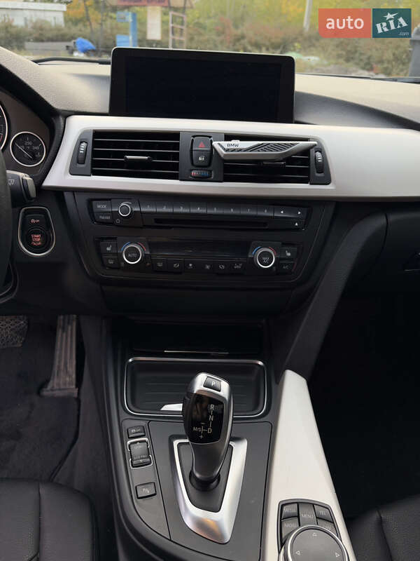 Седан BMW 3 Series 2015 в Днепре