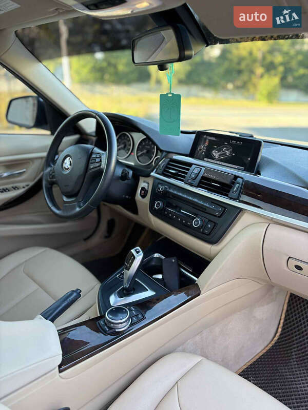 Седан BMW 3 Series 2014 в Гусятине