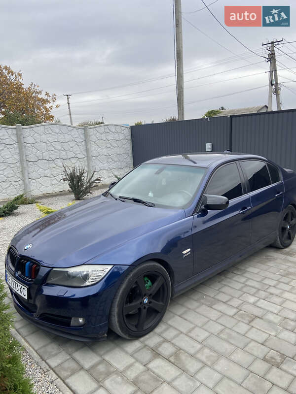 Седан BMW 3 Series 2010 в Новомосковске фото 2 Седан BMW 3 Series 2010 в Новомосковске