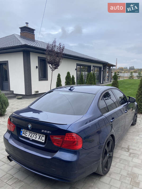 Седан BMW 3 Series 2010 в Новомосковске фото 8 Седан BMW 3 Series 2010 в Новомосковске
