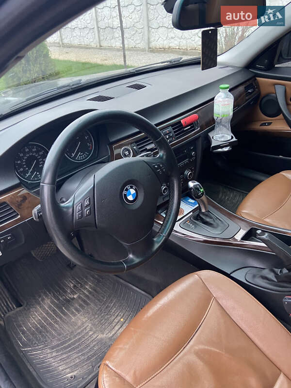 Седан BMW 3 Series 2010 в Новомосковске фото 18 Седан BMW 3 Series 2010 в Новомосковске
