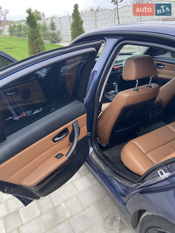 Седан BMW 3 Series 2010 в Новомосковске фото 22 Седан BMW 3 Series 2010 в Новомосковске