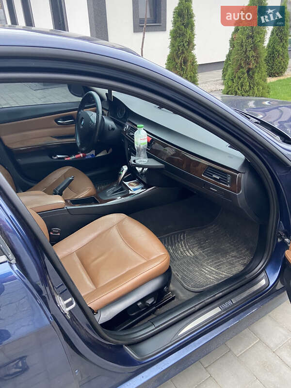 Седан BMW 3 Series 2010 в Новомосковске фото 26 Седан BMW 3 Series 2010 в Новомосковске