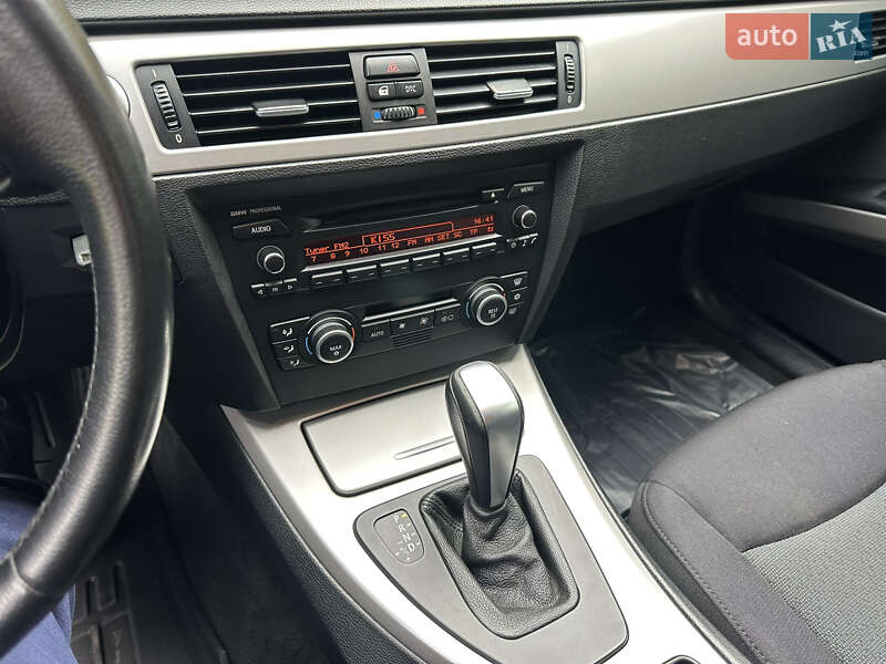 Седан BMW 3 Series 2007 в Львове