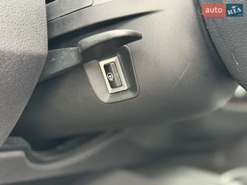 Седан BMW 3 Series 2016 в Тернополе