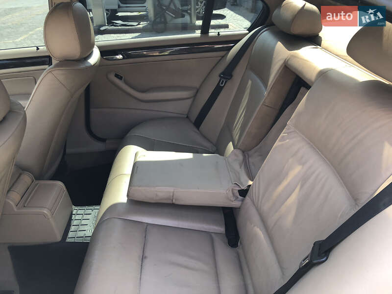 Седан BMW 3 Series 2002 в Белогорье