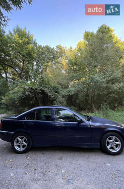 Седан BMW 3 Series 1994 в  фото 8 Седан BMW 3 Series 1994 в