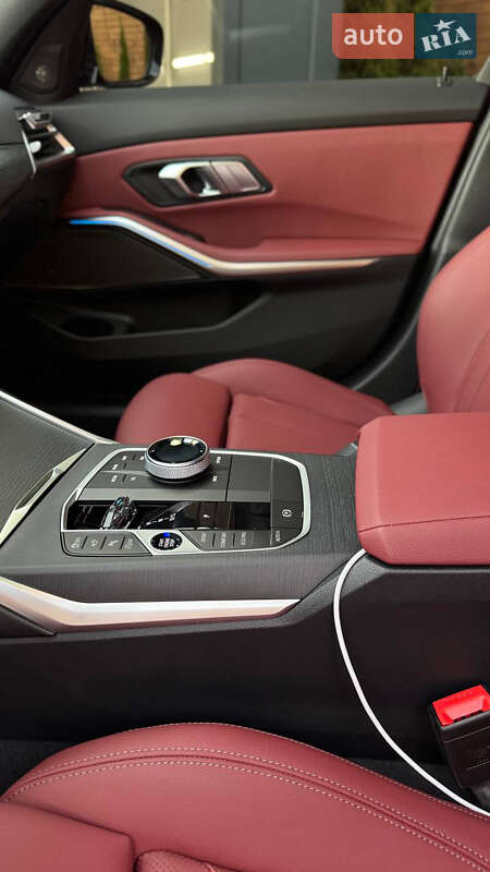 Седан BMW 3 Series 2025 в Киеве