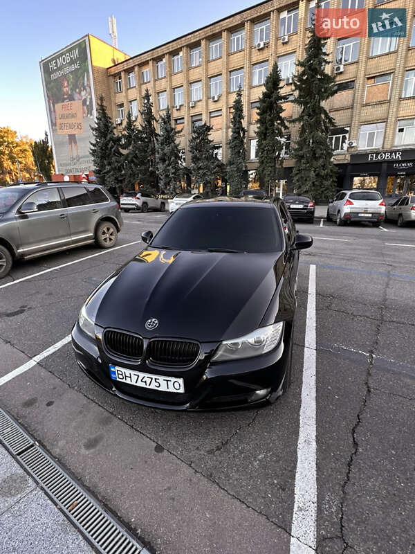 Седан BMW 3 Series 2010 в Николаеве